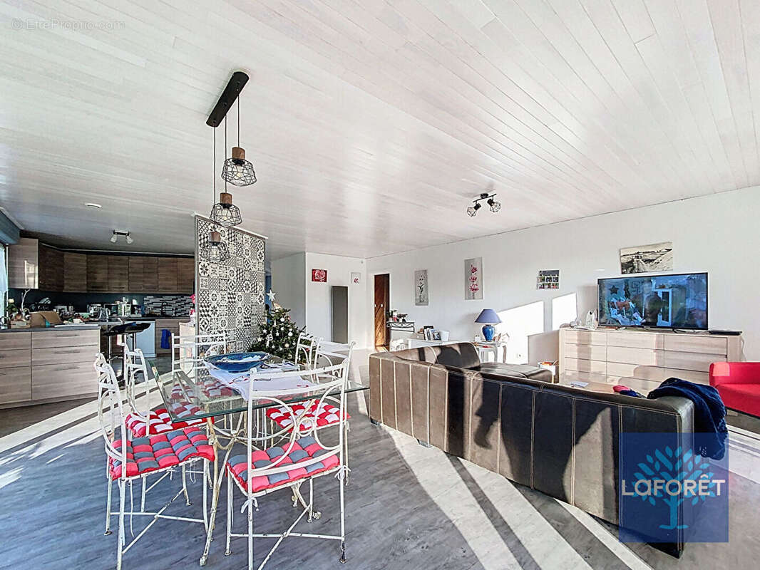 Maison à SAINT-CHRISTOPHE-DU-LIGNERON