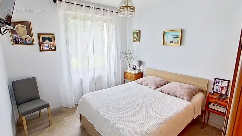 Maison à SAINT-MARTIN-DES-CHAMPS