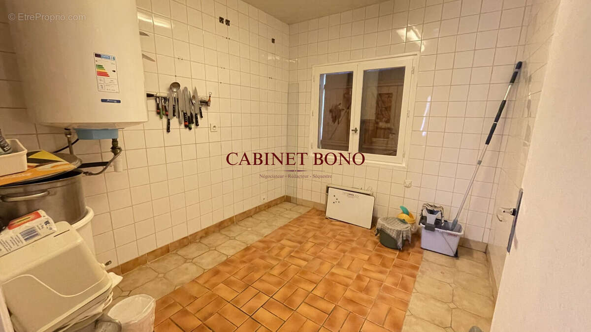 Arrière-cuisine ou futur chambre en RDC
