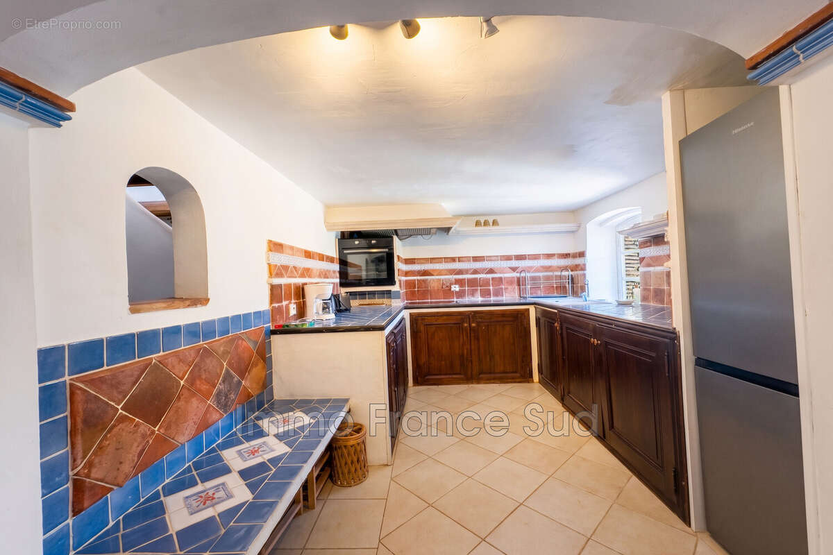 Maison 120 m² à La Garde-Freinet  - photo 4