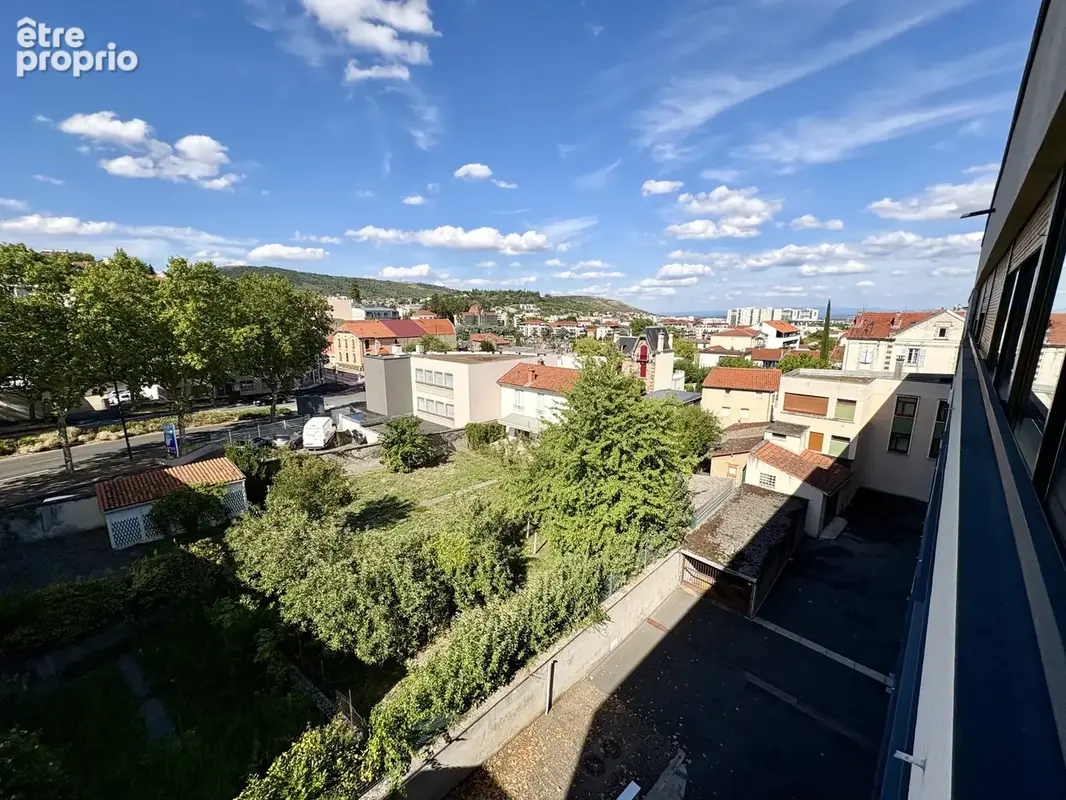 Appartement t2 / dernier étage / balcon / ascenseur / cave / garage fermé / chamalières - photo 2