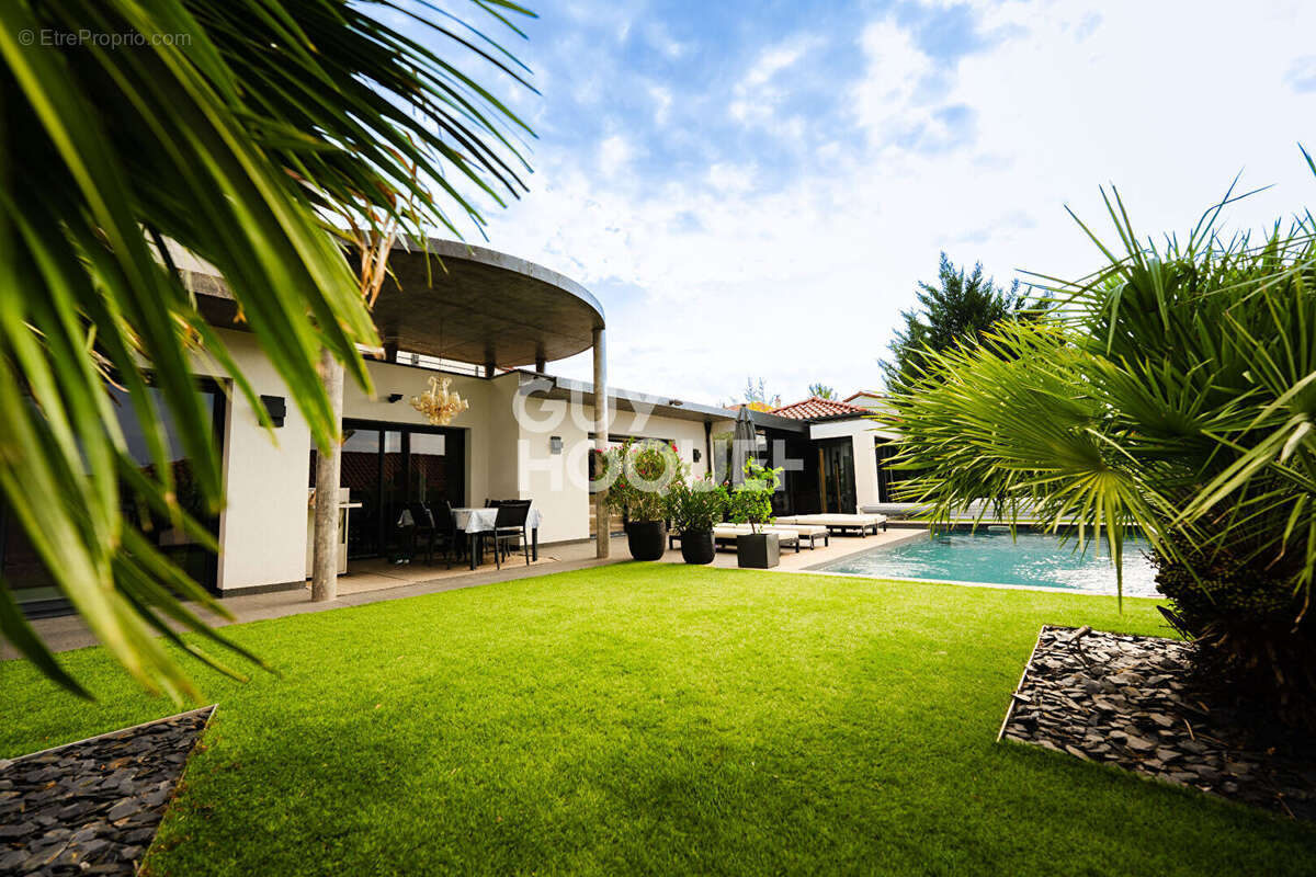 COURNON D'AUVERGNE- Maison d'architecte 301 m2- Piscine - photo 3