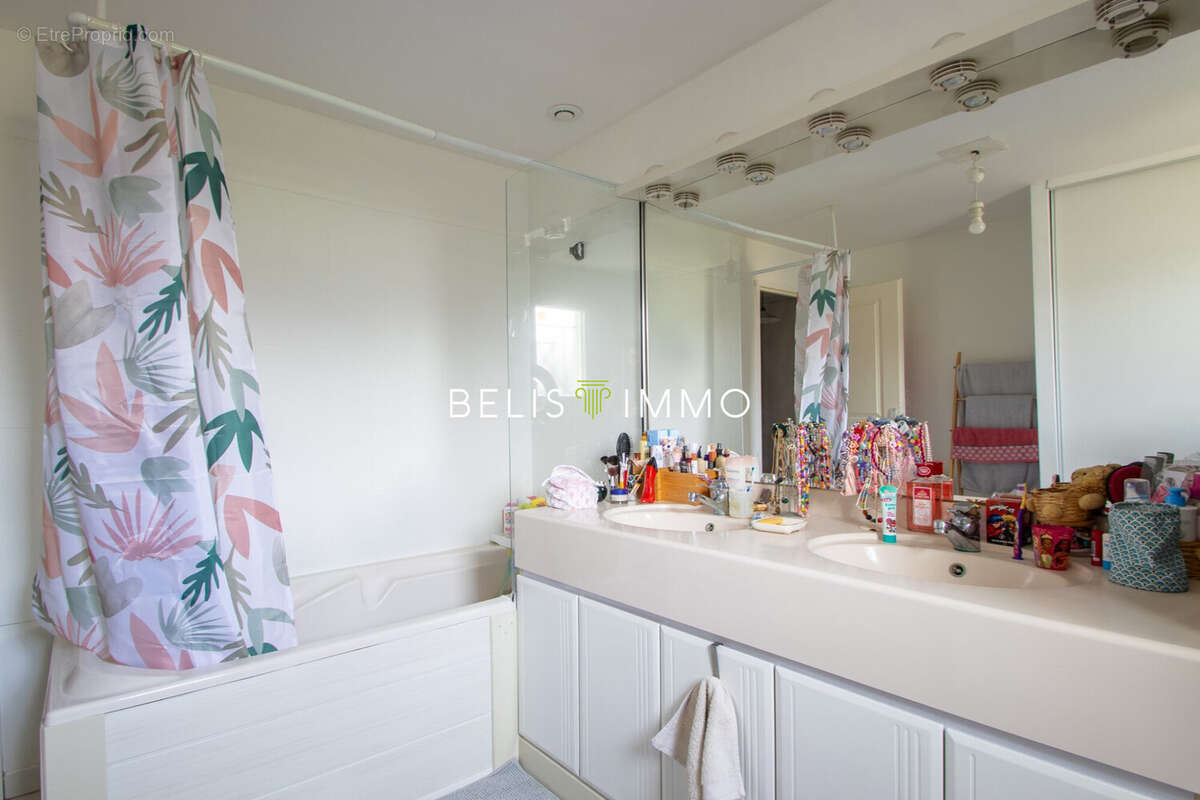 Maison à MONTLOUIS-SUR-LOIRE