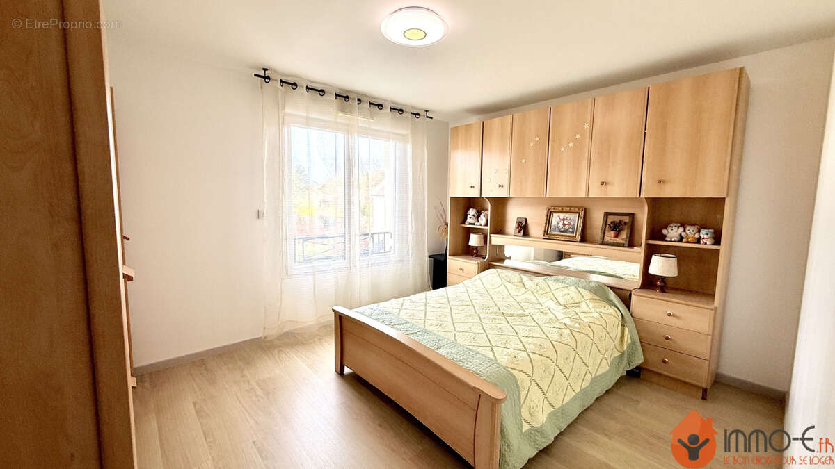 Maison à CONDE-SAINTE-LIBIAIRE