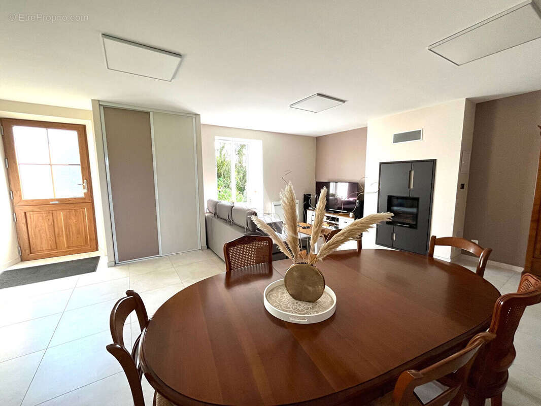 Maison à NUILLE-SUR-VICOIN