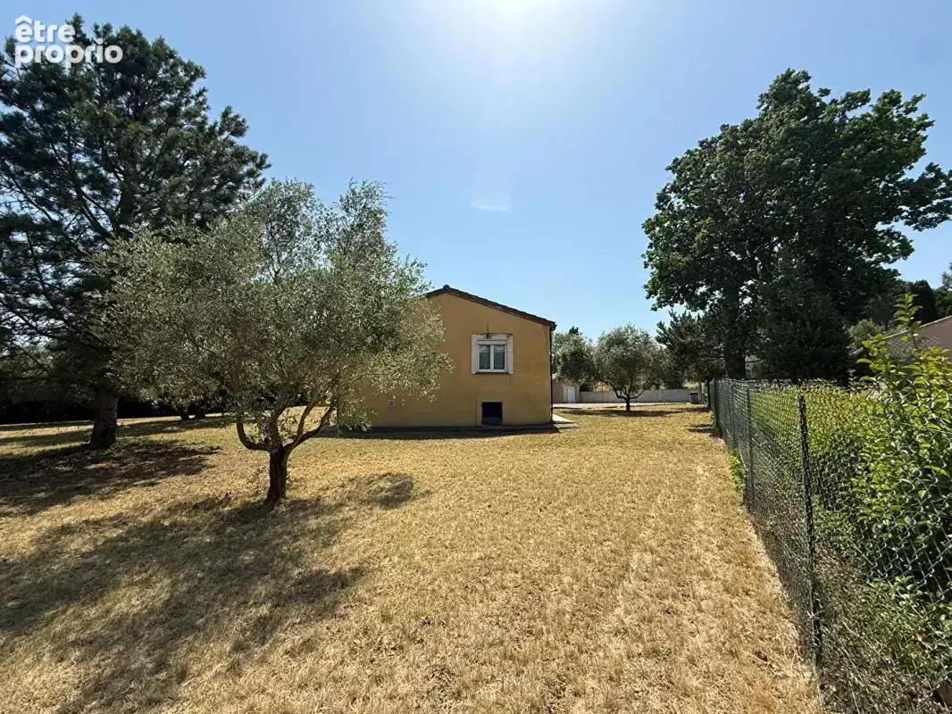 Maison plain-pied Montlegun 190 m² sur vaste terrain arboré avec terrasse et garage indépendant - photo 7