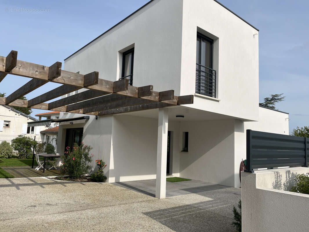 Maison à VAUX-SUR-MER