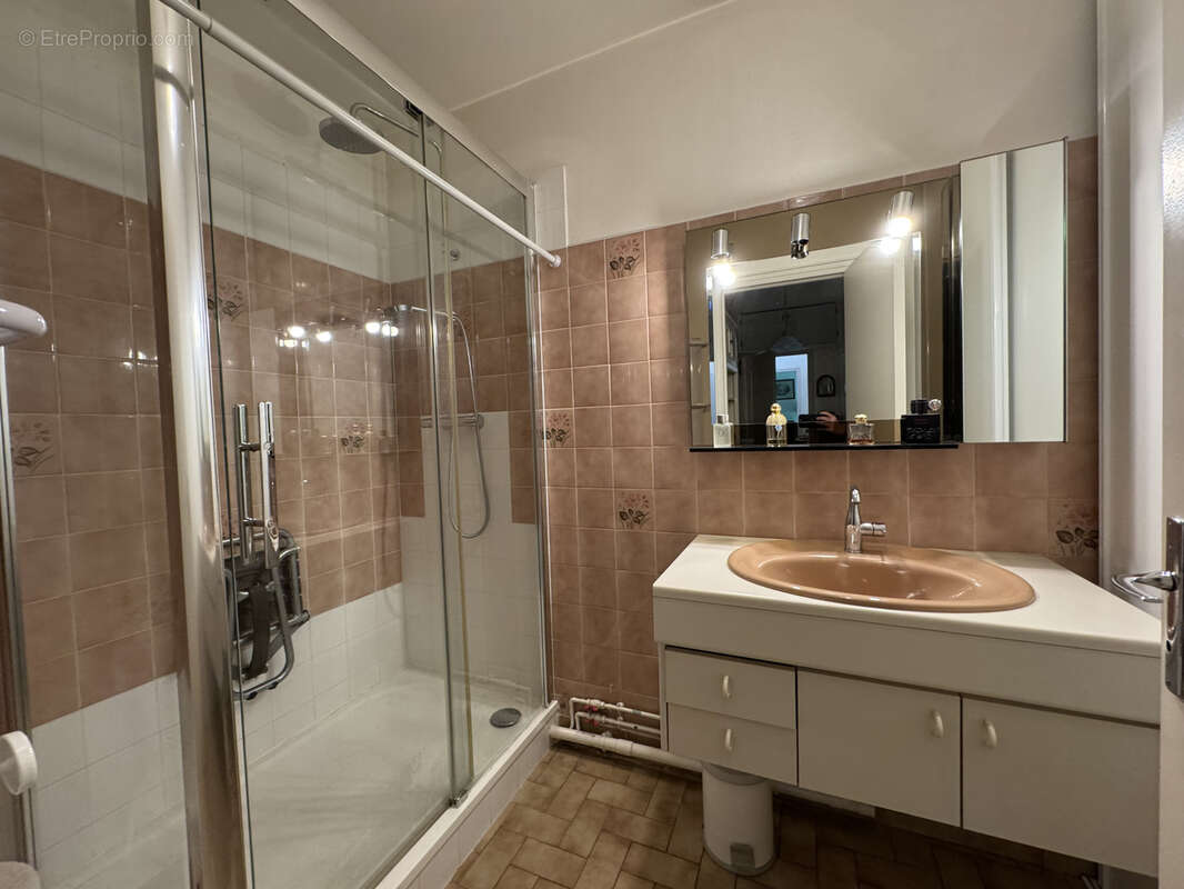 Appartement à LE PERREUX-SUR-MARNE