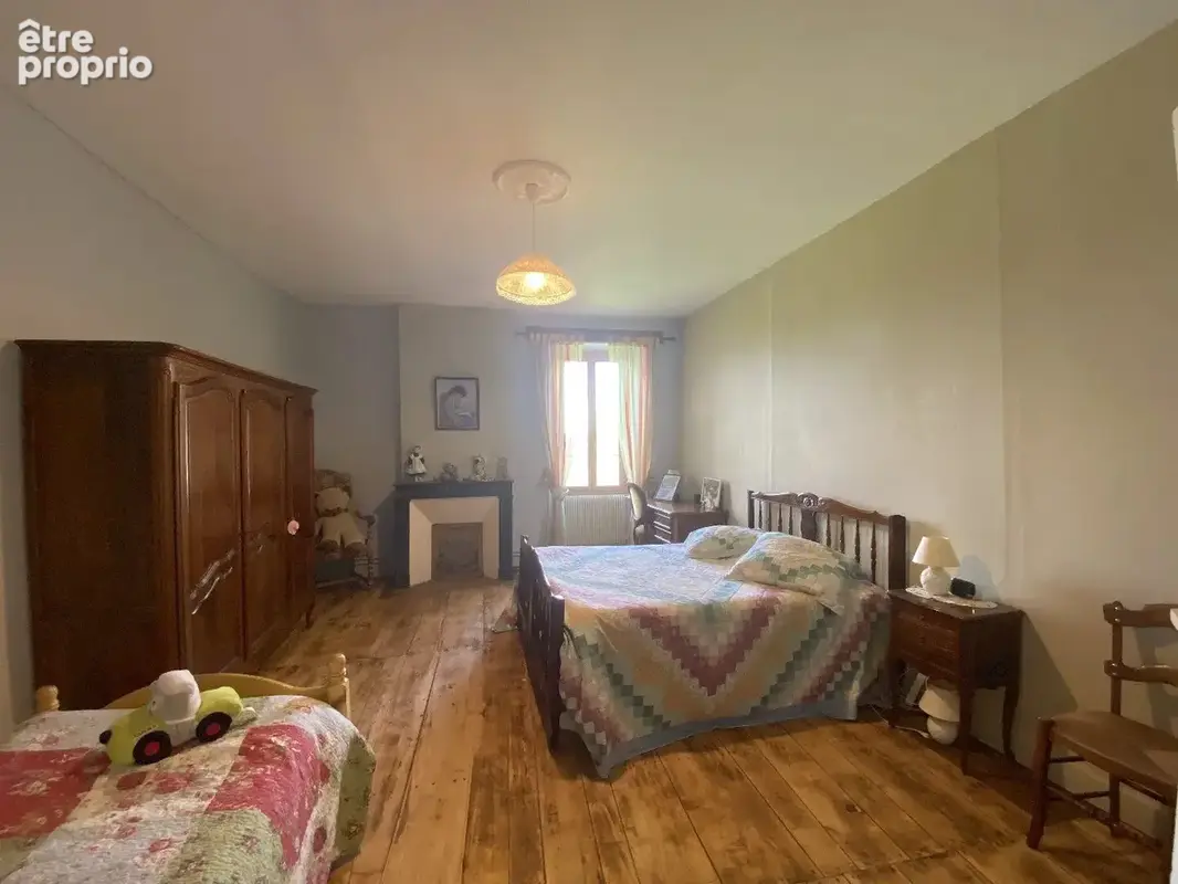 Maison de caractere avec beaucoup de dependances - photo 11