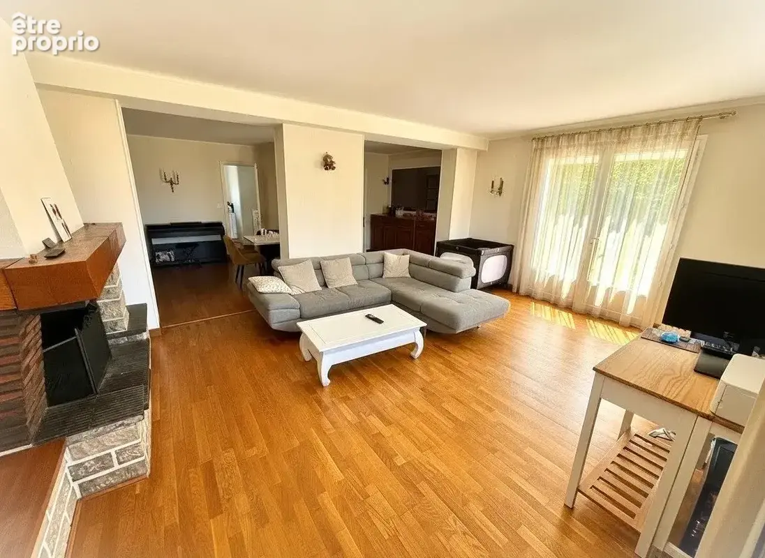 Maison 110 m² à Saint-Jean-De-La-Ruelle  - photo 5