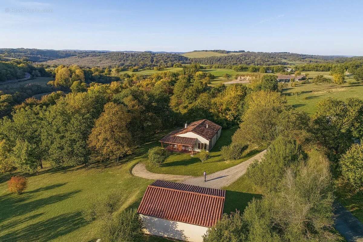 Maison à GOURDON
