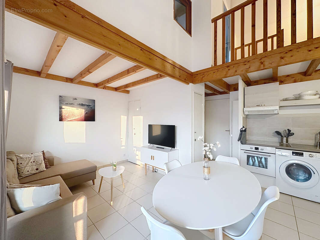 Appartement à LA CROIX-VALMER