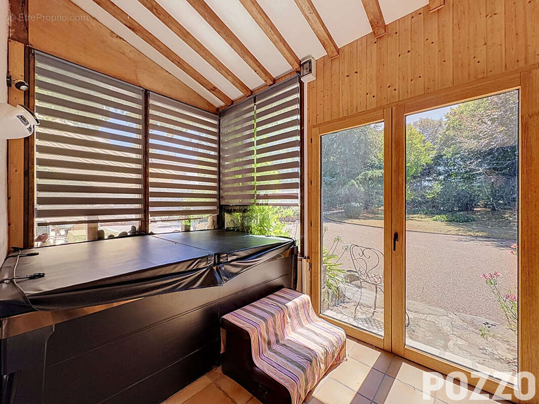 À VENDRE - Maison dans le bourg de Bréhal de 255m² au calme avec parc arboré - photo 6