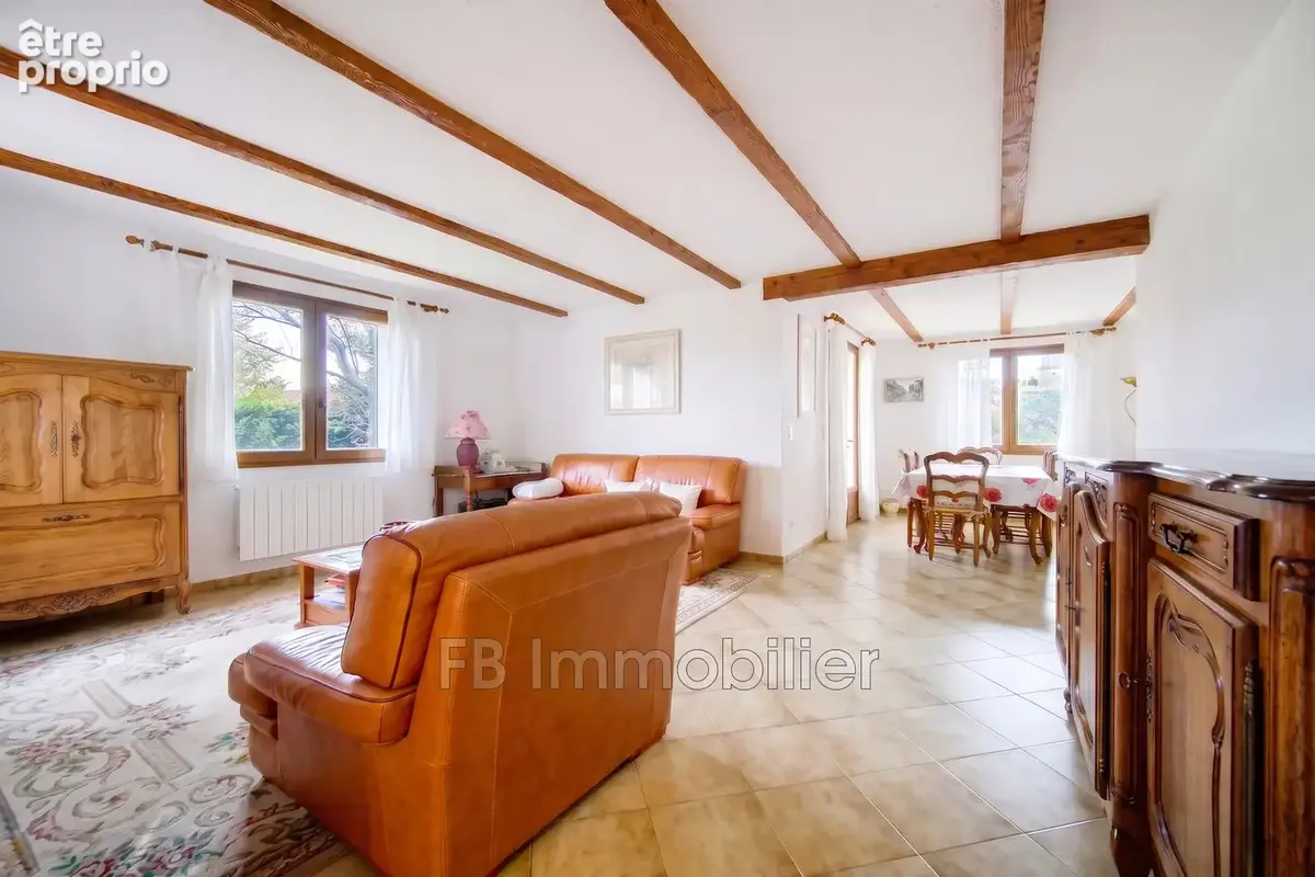 Maison 4 pièces 122 m² à vendre à Eyguieres (13430) - photo 6