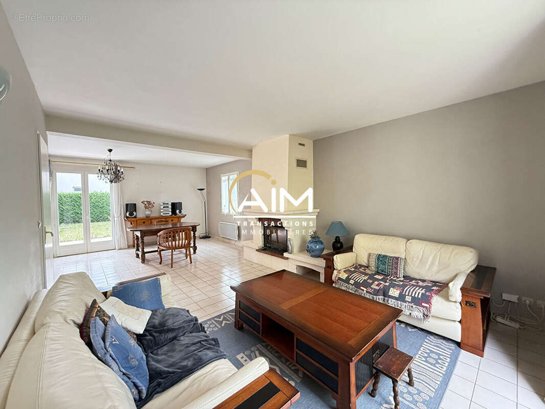 Maison à MONTLOUIS-SUR-LOIRE