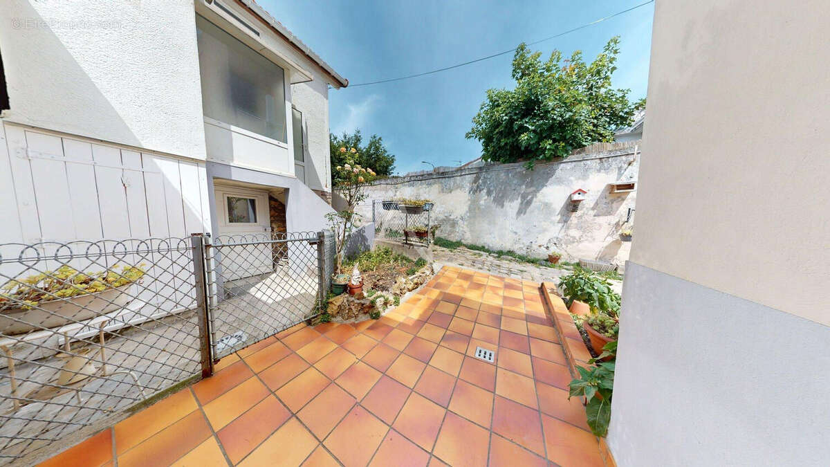 Vitry Sur Seine 2 pièces Gare jean jaures -  43 m² - photo 9