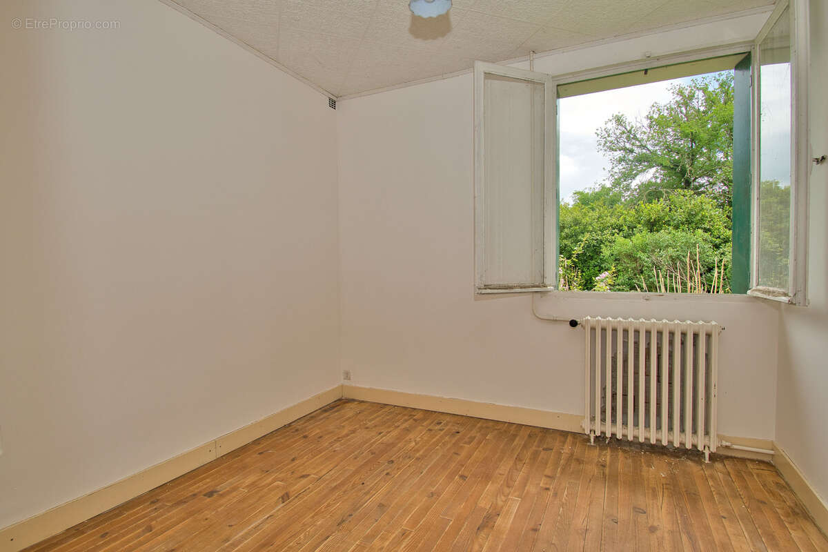 Maison à LES EGLISOTTES-ET-CHALAURES