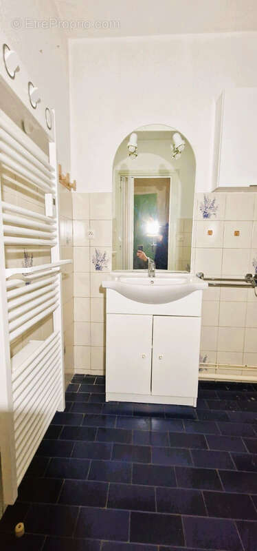 Appartement 33 m2 avec garage et loggia   1er étage avec ascenseur   Amélie-les-Bains - photo 11