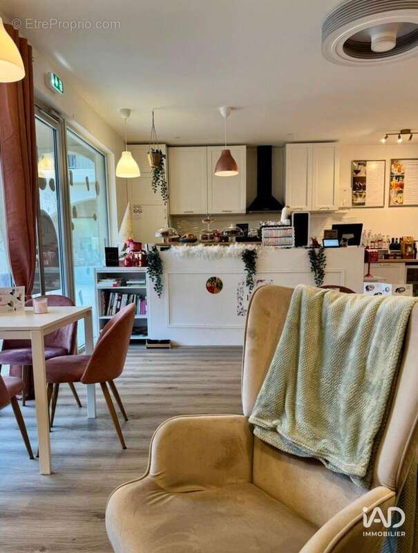 Photo 3 - Commerce à CHEVAL-BLANC