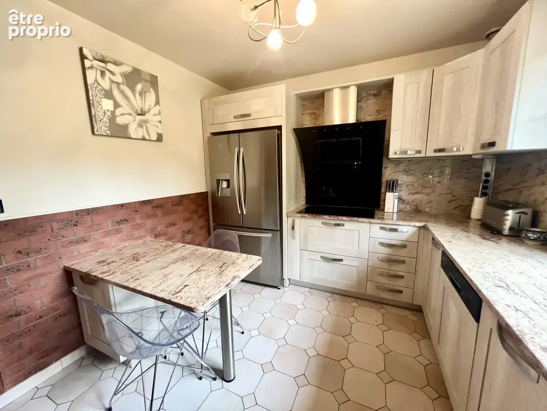 Maison 140 m² à Conde-Sainte-Libiaire  - photo 8
