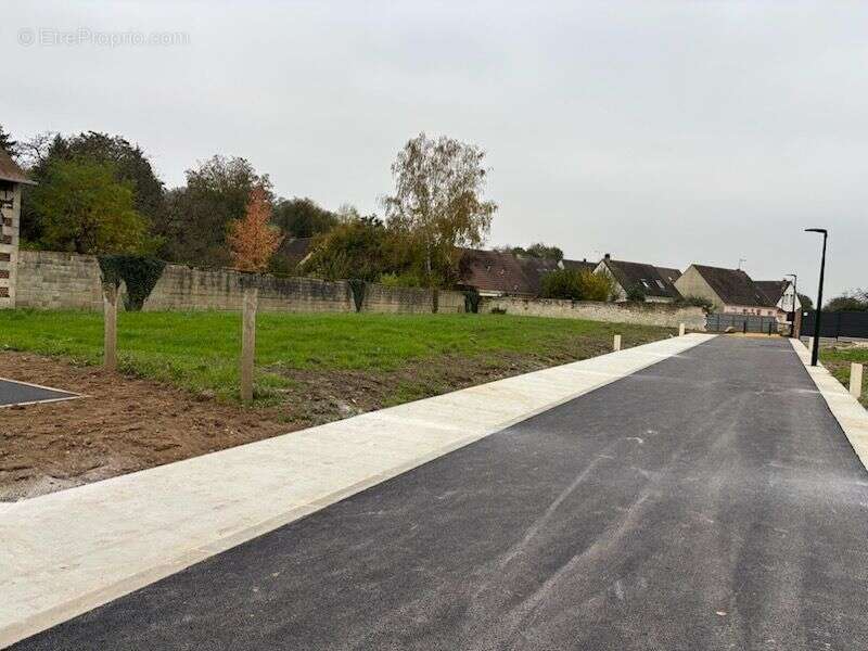 Terrain à SAINT-AUBIN-SOUS-ERQUERY