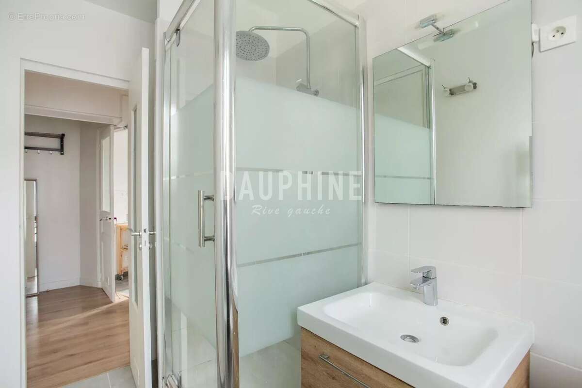 Appartement à PARIS-14E