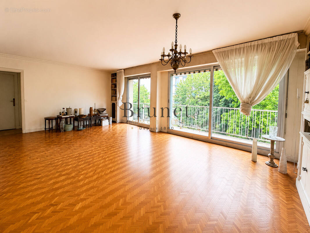 Appartement à SAINT-MAUR-DES-FOSSES
