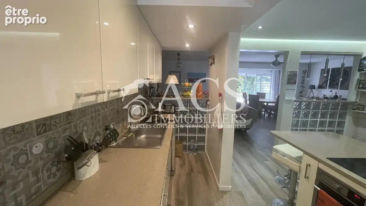 Grand appartement T4 avec piscine couverte - SCHOELCHER - photo 8