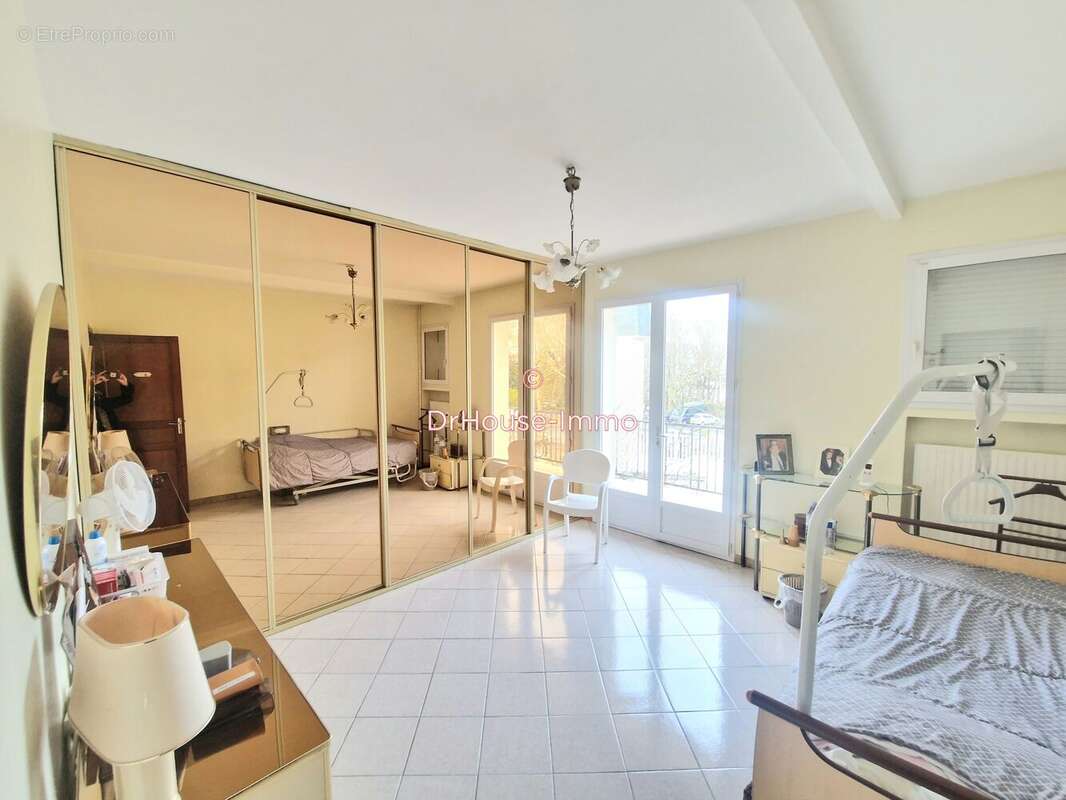 Maison à BONNEUIL-SUR-MARNE