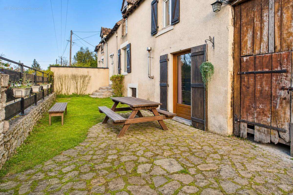 Maison à MEZIERES-EN-BRENNE