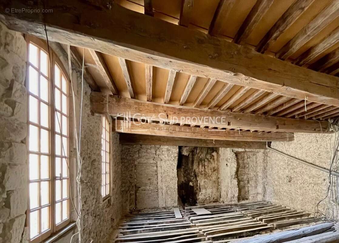 Appartement à VENASQUE