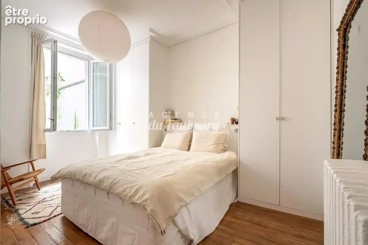 Voie privée - Square Pétrelle - 2 pièces de 61m2 - photo 9