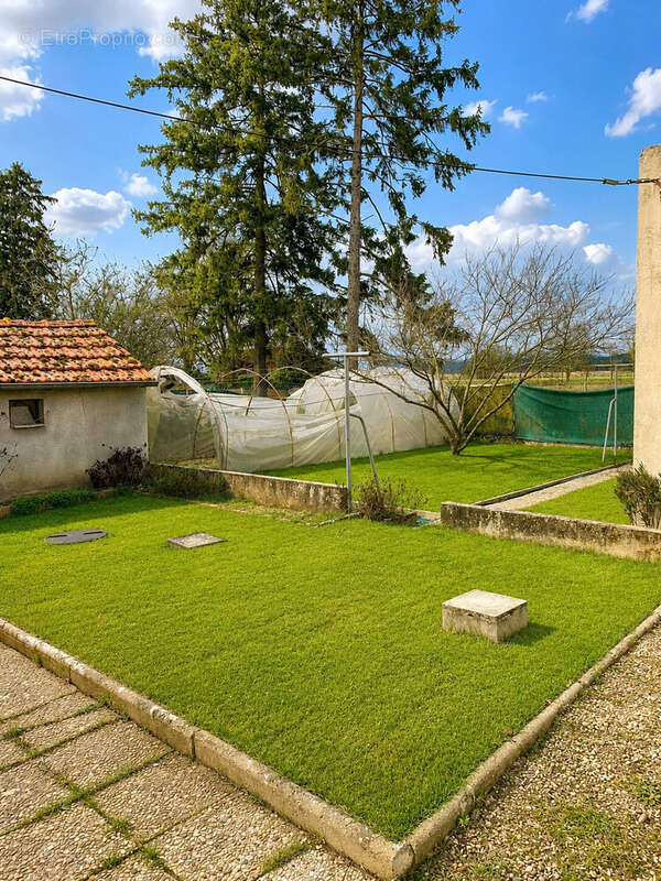Maison 81 m² à Longepierre  - photo 4