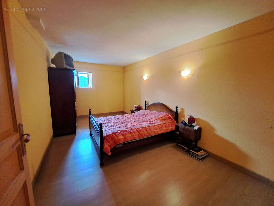 Maison à SAINT-SIGISMOND-DE-CLERMONT