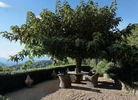 Maison à LA GARDE-FREINET