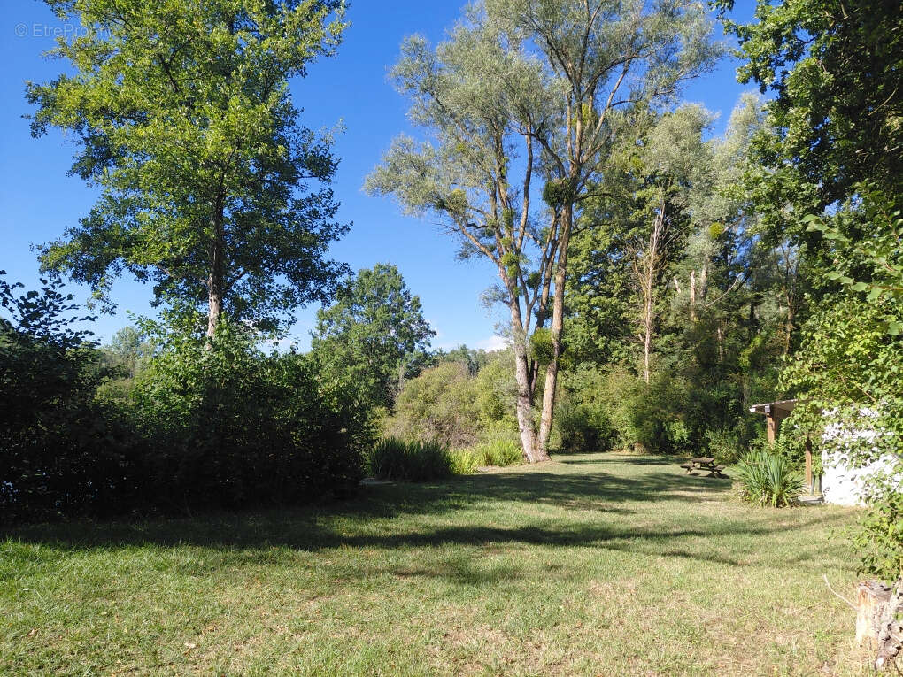 Terrain d'agrement avec chalet et postes de peche - photo 19