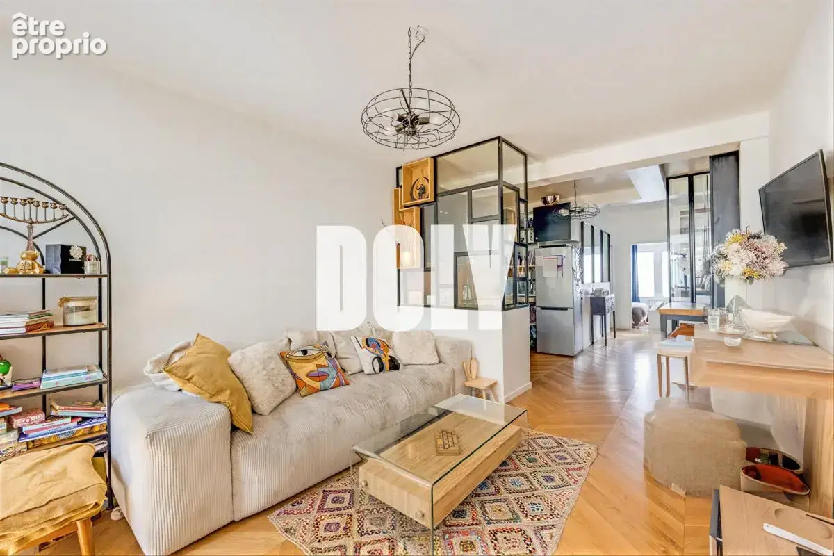 Doly - Duplex avec Jardin, un Ecrin de verdure au Coeur des Abbesses ! - photo 5