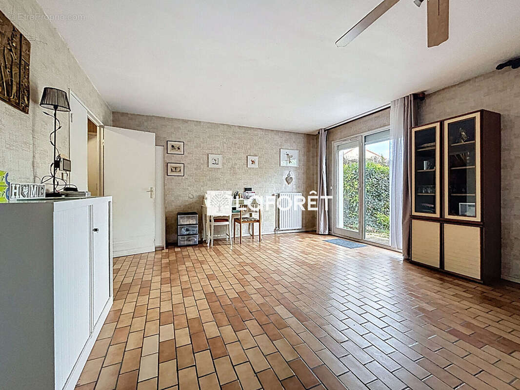 Maison à VERT-SAINT-DENIS