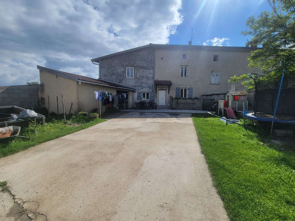 Maison à SAINT-SORLIN-EN-VALLOIRE