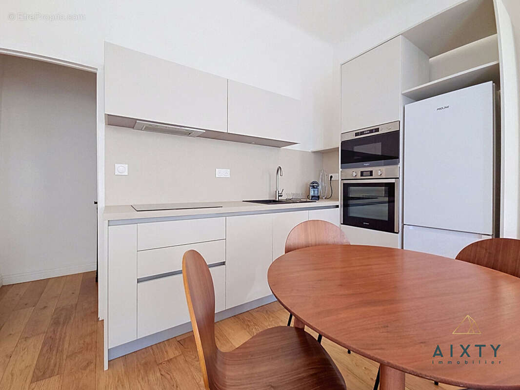 Appartement à MARSEILLE-1E