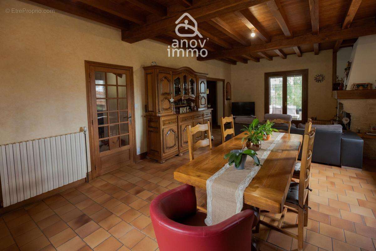 Mornac centre, maison sur sous sol avec appartement independ - photo 7