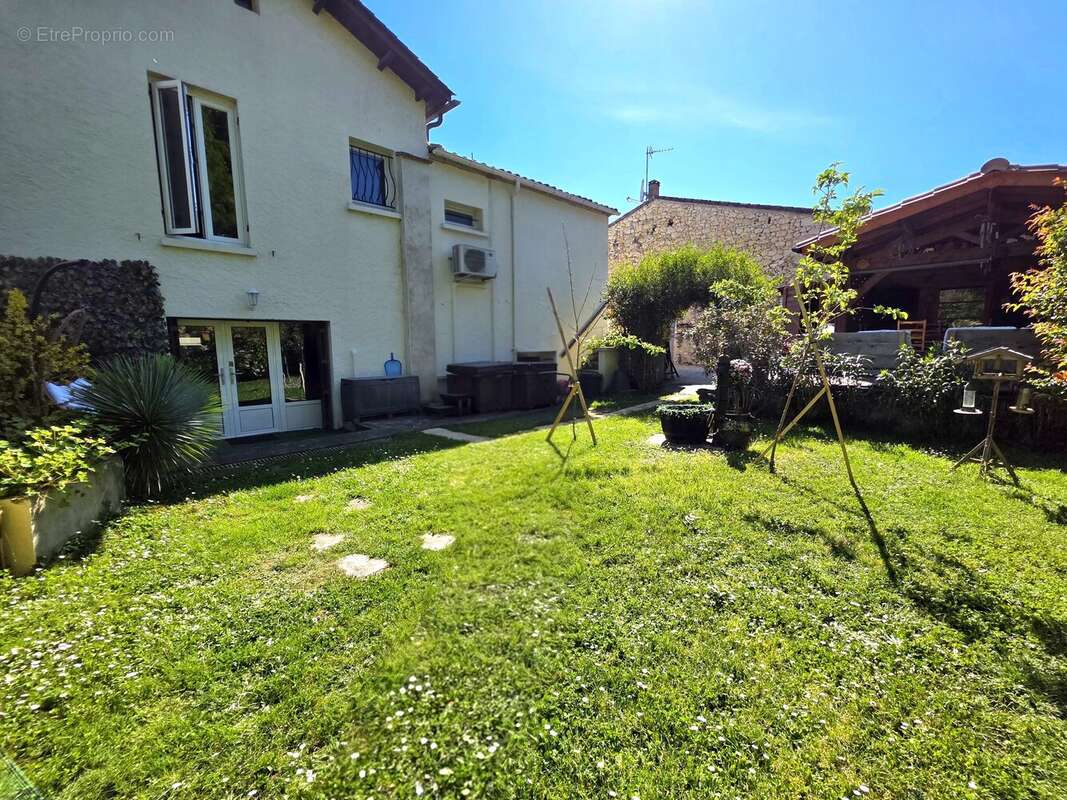 Maison à EYMET