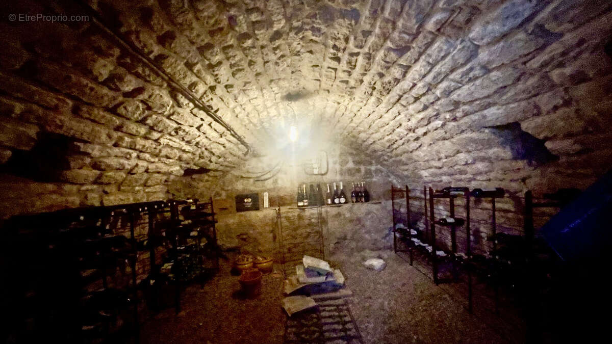 Maison à CRESPIERES