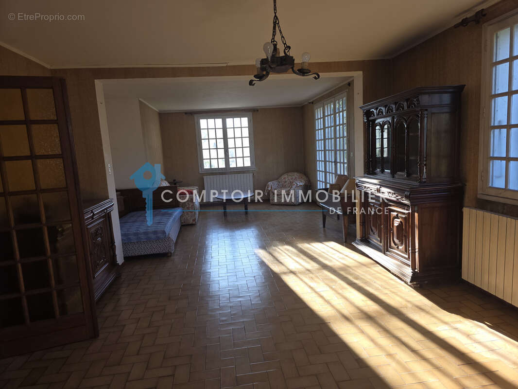 07 AUBENAS - Maison 200 m2 env. 1895 m2 de terrain - photo 5