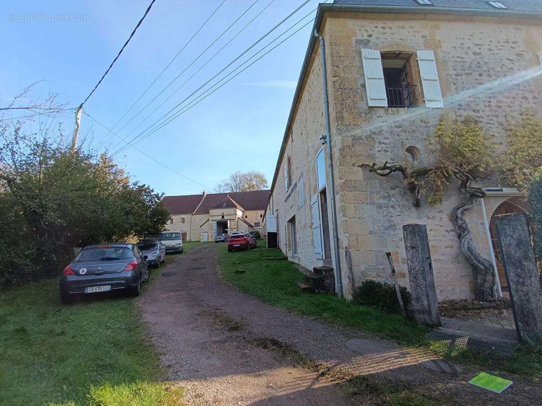Appartement à SAINT-BENIN-D&#039;AZY