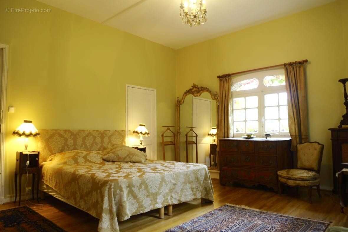 Maison à EGLISE-NEUVE-D&#039;ISSAC