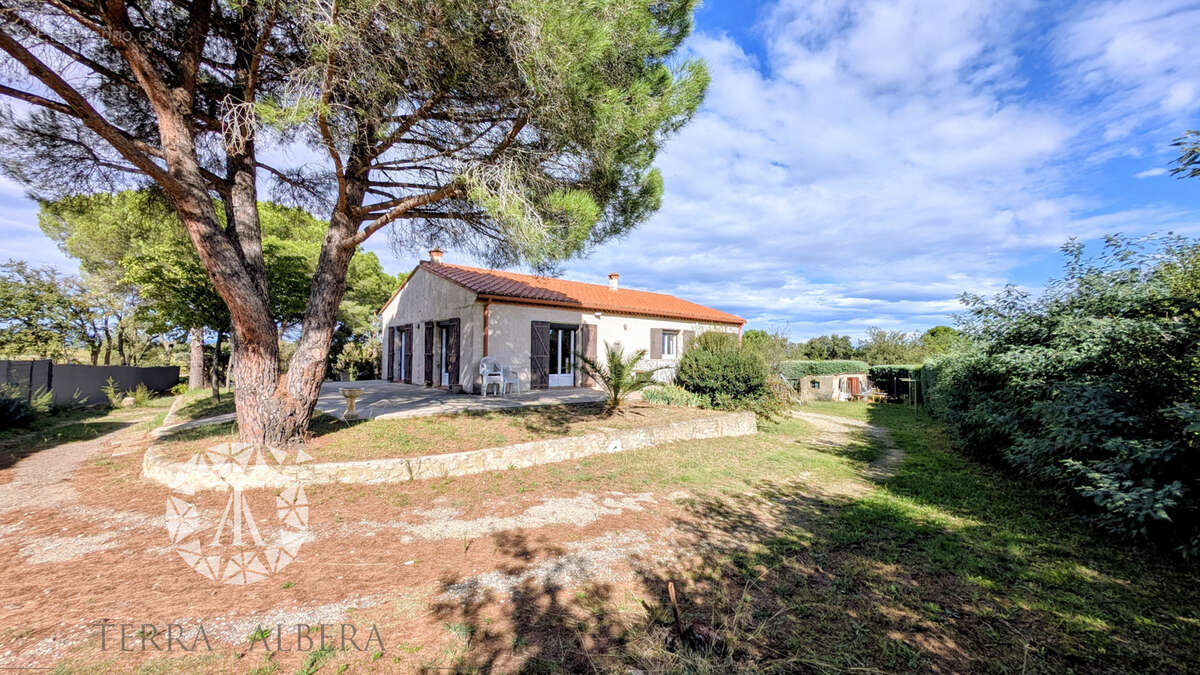 Maison à VILLELONGUE-DELS-MONTS