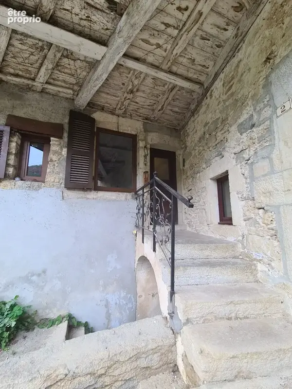 Maison 5 pièces 142 m² à vendre à Mouthier-Haute-Pierre (25920) - photo 2