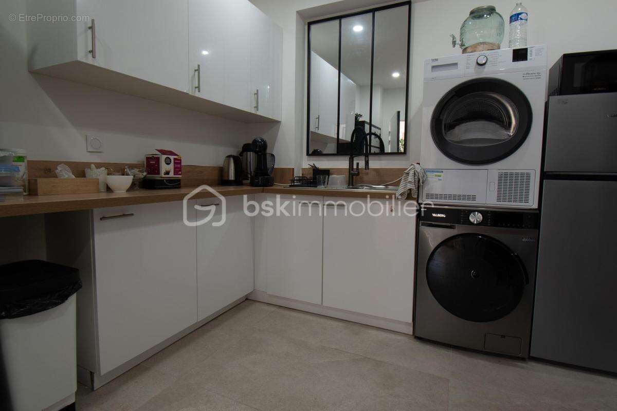 Commerce à MARSEILLE-11E