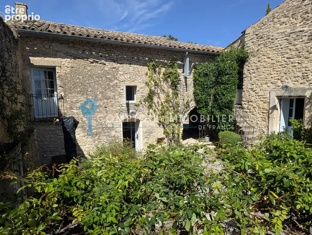 Dept 84 - Goult - Ravissante et atypique propriété en pierre 150 m2 + terrain avec garage et piscine non atten - photo 27